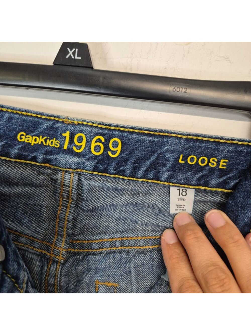 GapKids 1969 Loose Fit Boys Denim Jeans Size 18 Slim Medium Wash - Picture 5 of 8